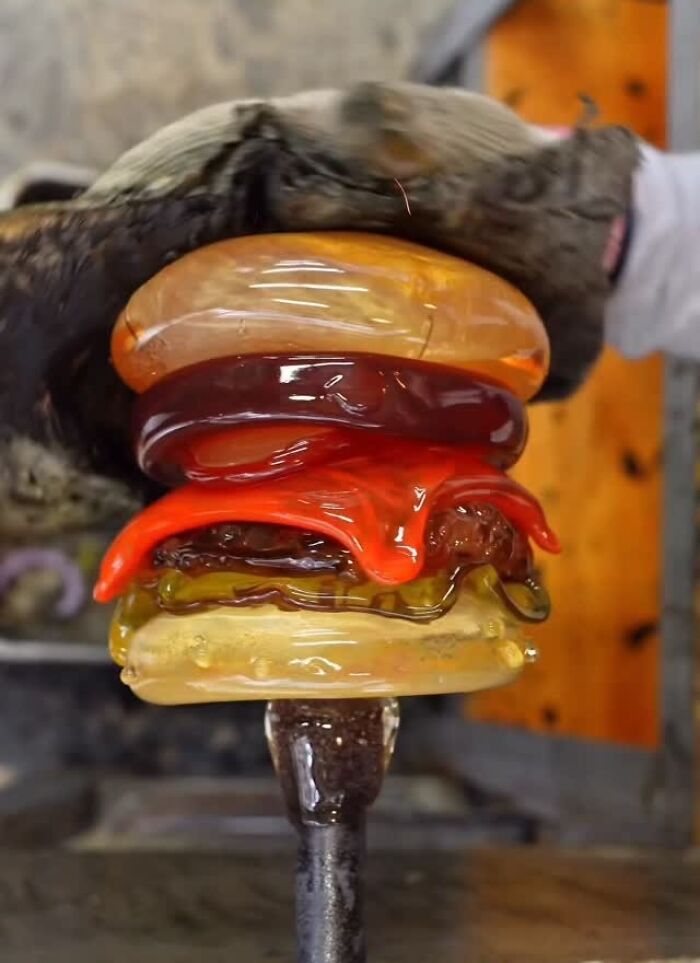 Japanese artist creates hyper-realistic glass food, presenting an amazingly realistic glass burger.