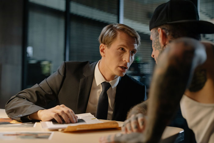 If You've Ever Wanted To Feel Like A Mind Reader, This Expert Tells You Exactly How To Spot A Liar If You've Ever Wanted To Feel Like A Mind Reader, This Expert Tells You Exactly How To Spot A Liar