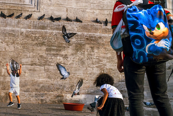 80 Street Photos By Dan Morris That Capture Cities From Perspectives Most People Miss
