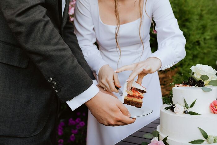 77 Wedding Guest Horror Stories That Left Couples Speechless