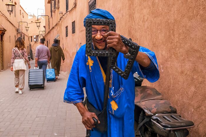80 Street Photos By Dan Morris That Capture Cities From Perspectives Most People Miss
