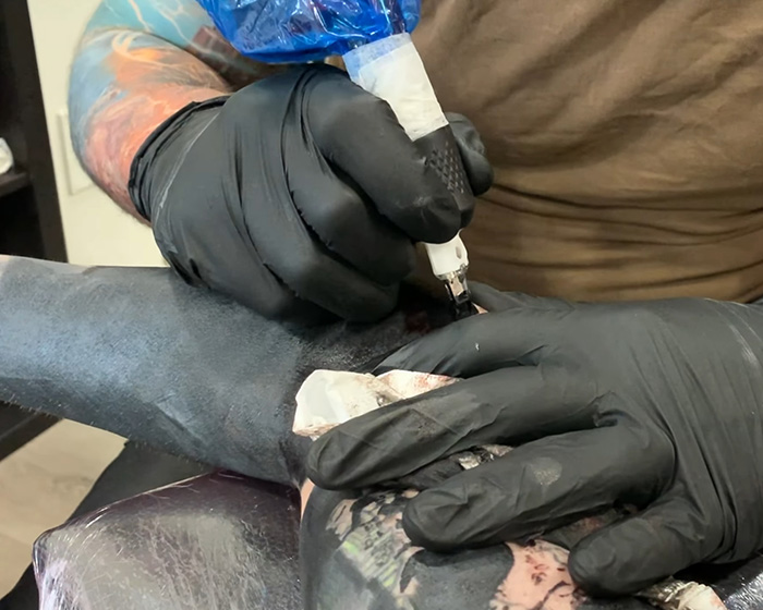 Machine Gun Kelly Reveals Frightening Side Effects Of Covering Body In Tattoo Ink, Doctors Unveil The Dangers Machine Gun Kelly Reveals Frightening Side Effects Of Covering Body In Tattoo Ink, Doctors Unveil The Dangers