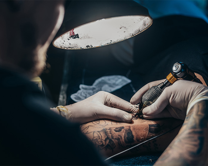 Machine Gun Kelly Reveals Frightening Side Effects Of Covering Body In Tattoo Ink, Doctors Unveil The Dangers Machine Gun Kelly Reveals Frightening Side Effects Of Covering Body In Tattoo Ink, Doctors Unveil The Dangers