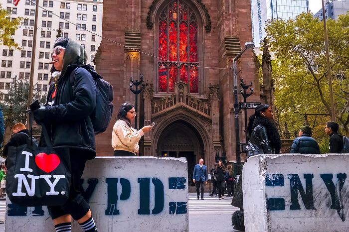 80 Street Photos By Dan Morris That Capture Cities From Perspectives Most People Miss