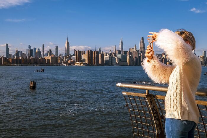 80 Street Photos By Dan Morris That Capture Cities From Perspectives Most People Miss