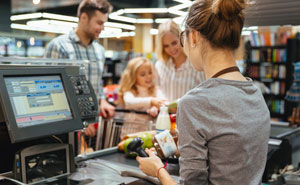 Customer Tries To Guilt Walmart Shoppers Into Helping Her Pay, Then Suddenly Finds Money To Cover It