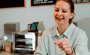 Entitled Karen Hold Up Checkout Line As She Expects Random Strangers To Pay For Her Groceries