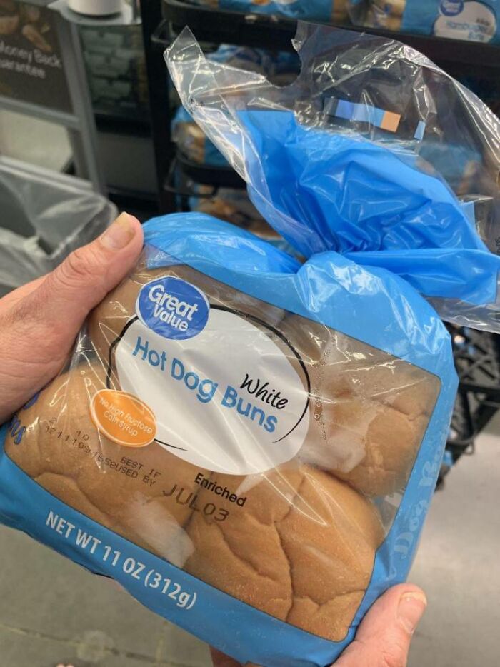 A package of hot dog buns with only two buns, a packaging fail that lacks common sense.