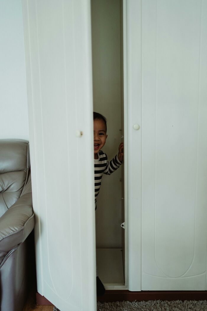 “They Have Red Eyes And No Face Or Body”: 69 Times Kids Freaked Out Their Parents By Saying Unsettling Things