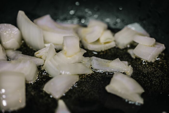 “Dangerous Because Of The Raw Flour”: 60 Food Facts That Sound Too Absurd To Be True