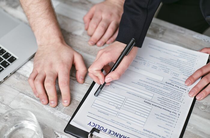 "I'm Bored And Nosey. Tell Me A Secret About One Of Your Past Jobs": 47 Juicy Answers