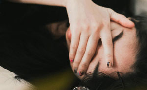 Pregnant Woman Starts Having Contractions, MIL Suddenly Refuses To Leave