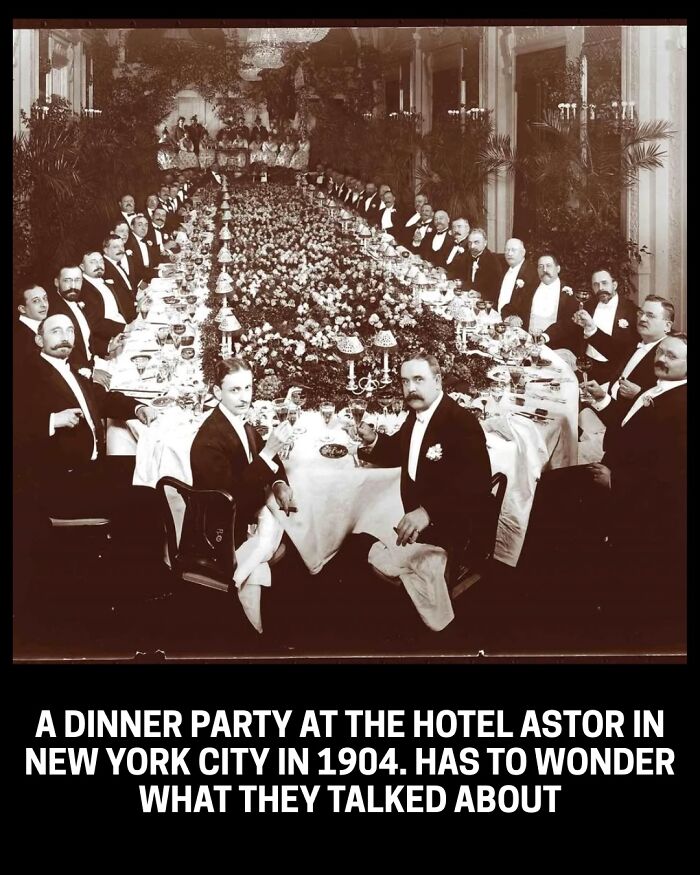 A grand dinner party at the Hotel Astor in 1904, showing a rare and interesting historical photo of high society.