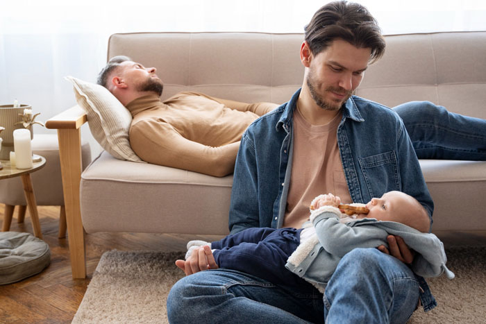 Woman Says Bro Would Be A Horrible Dad, Has A Teary Meltdown When BIL Calls Out Her Parenting