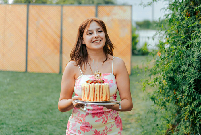 Entitled Mom Stages Daughter's Apology To Neighbor For Social Media, Livid As He Refuses To Be In It Entitled Mom Stages Daughter's Apology To Neighbor For Social Media, Livid As He Refuses To Be In It