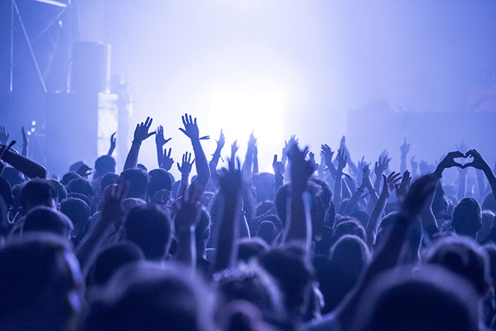 Woman Uses Concert Ticket To Appease Toxic Friend, Ends Up Hurting Sis As It Was A Gift From Her Woman Uses Concert Ticket To Appease Toxic Friend, Ends Up Hurting Sis As It Was A Gift From Her