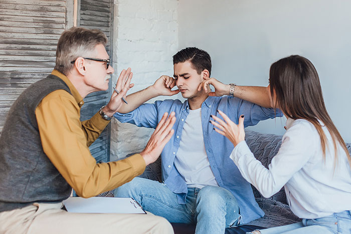 Parents Treat 18YO Like A Practice Kid, Get Mad As He Refuses To Invite Them To His Graduation Parents Treat 18YO Like A Practice Kid, Get Mad As He Refuses To Invite Them To His Graduation