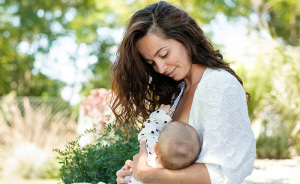 Man’s Divorce Threat Over Wife Breastfeeding Sparks Outrage As Experts Condemn 