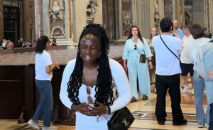 Awkward Video Shows Woman Refusing To Stop Singing At The Vatican After Multiple Security Guards Ask Her To Leave
