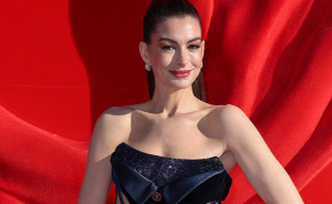 Fans Are Just Realizing How Anne Hathaway Hid Her Pregnancy During ‘Devil Wears Prada 2’ Appearances
