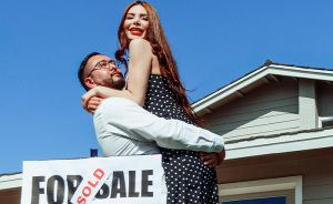 Private Investigator Warns Homeowners About The One Thing They Should Stop Doing