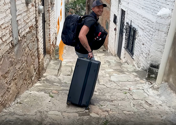 Travel Experts Reveal The Worst Clothes To Wear On Planes And Why