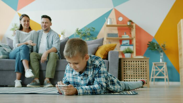 “They Have Red Eyes And No Face Or Body”: 69 Times Kids Freaked Out Their Parents By Saying Unsettling Things