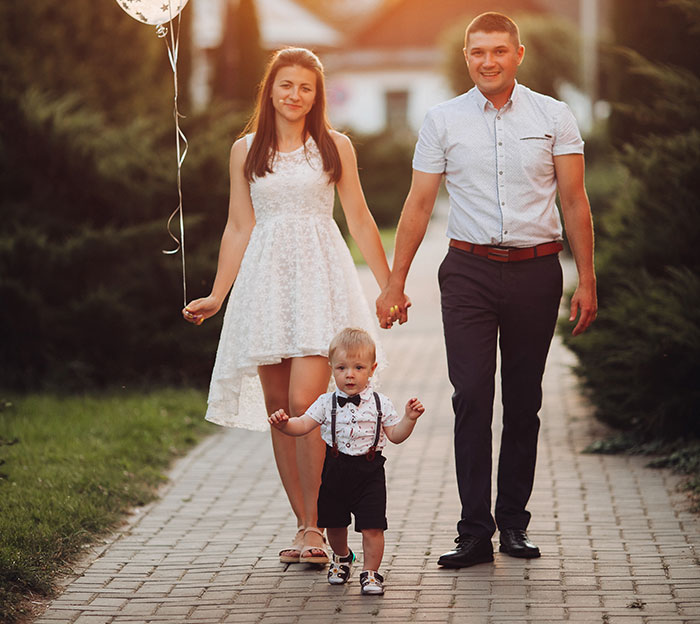 Newlyweds Vow To Provide Care For Bridesmaid's Autistic Kid, Mom Ends Up Playing With Him Herself