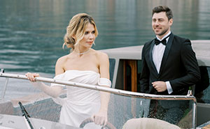 Couple Calls Their Wedding “Unique”, But Guests Say It Feels Like An Unorganized Weekend Getaway