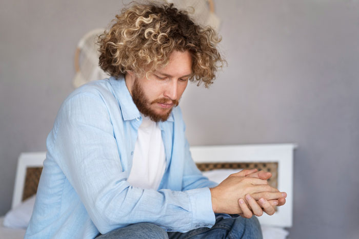 Man Discovers Wife's Affair Through Her iWatch, Then Loses His Family Too When They Take Her Side