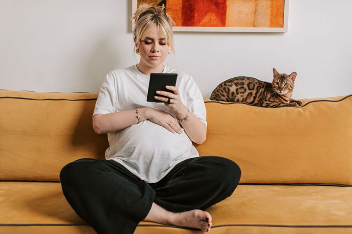 “Refers To The Baby As ‘Her’ Baby”: MIL Loses Her Mind When She Finds Out She’s Getting A Grandchild “Refers To The Baby As ‘Her’ Baby”: MIL Loses Her Mind When She Finds Out She’s Getting A Grandchild