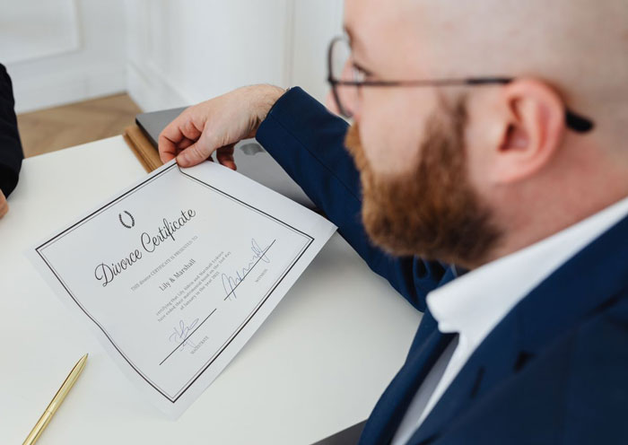 Uncle Hears One Detail About Niece's Long-Distance Boyfriend, Starts Asking Important Questions Uncle Hears One Detail About Niece's Long-Distance Boyfriend, Starts Asking Important Questions