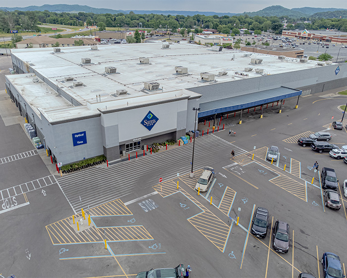 Woman Calls Out 'Racist' At Sam's Club For Refusing To Let Her Use Her Membership, The Internet Disagrees Woman Calls Out 'Racist' At Sam's Club For Refusing To Let Her Use Her Membership, The Internet Disagrees