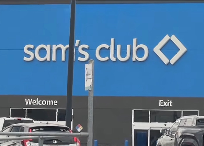 Woman Calls Out 'Racist' At Sam's Club For Refusing To Let Her Use Her Membership, The Internet Disagrees Woman Calls Out 'Racist' At Sam's Club For Refusing To Let Her Use Her Membership, The Internet Disagrees