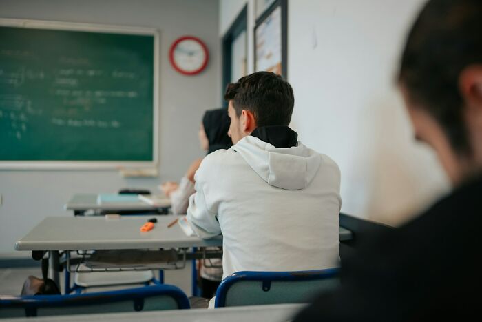 42 Experiences With The Youngest Generation That Make People Feel The World Is Doomed