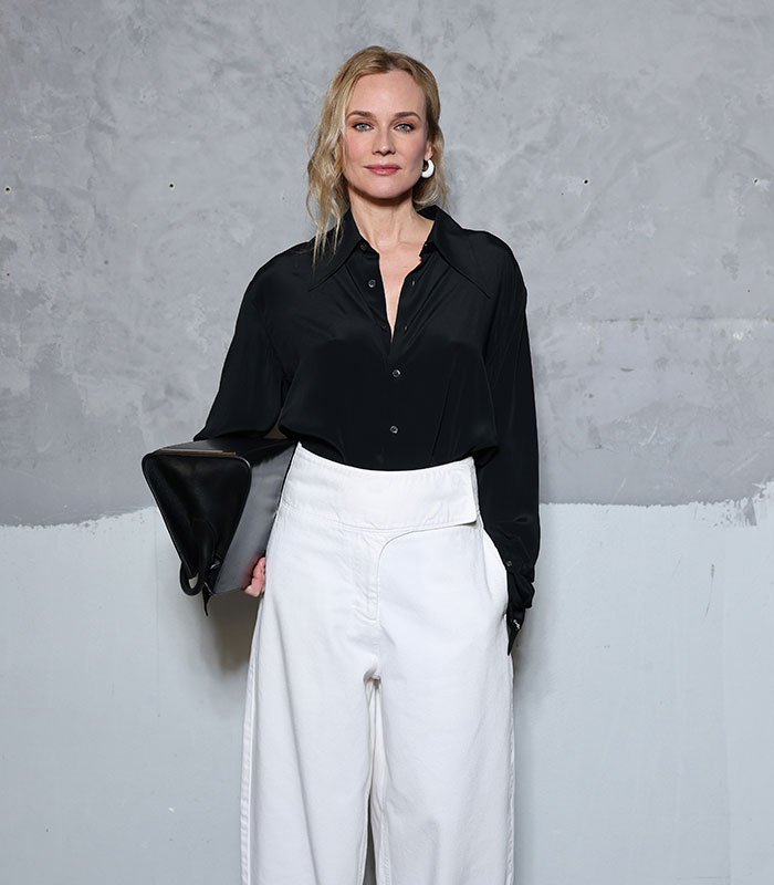 Helen Of Troy actress shows age-defying looks in a black top and white pants, revealing fitness hacks. Helen Of Troy actress shows age-defying looks in a black top and white pants, revealing fitness hacks.