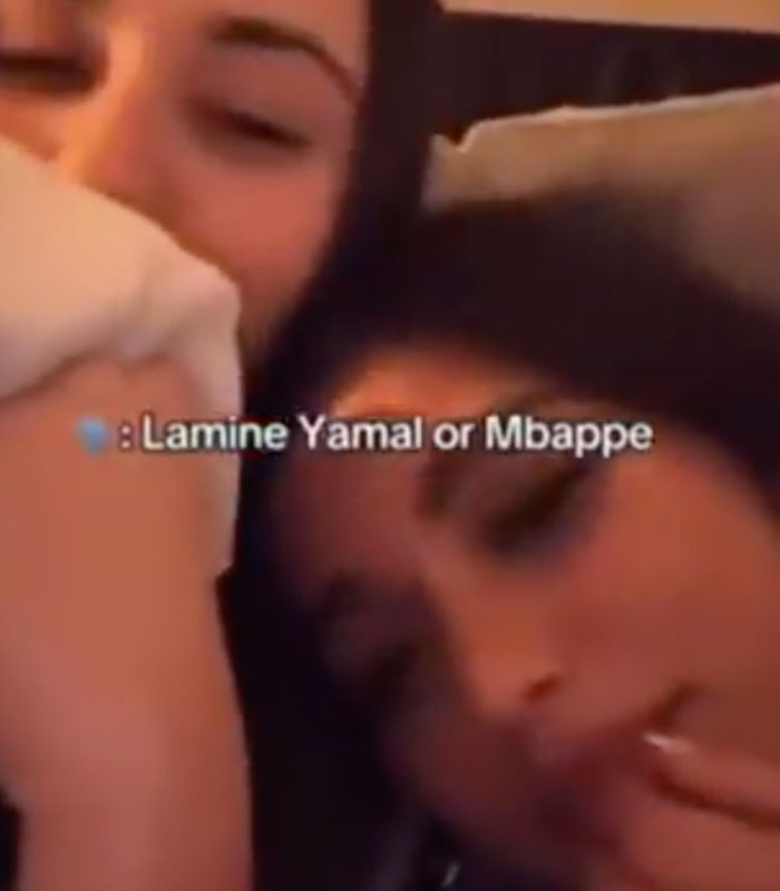 Lamine Yamal's girlfriend's insulting comments about him resurface, showing her preference between players. Lamine Yamal's girlfriend's insulting comments about him resurface, showing her preference between players.