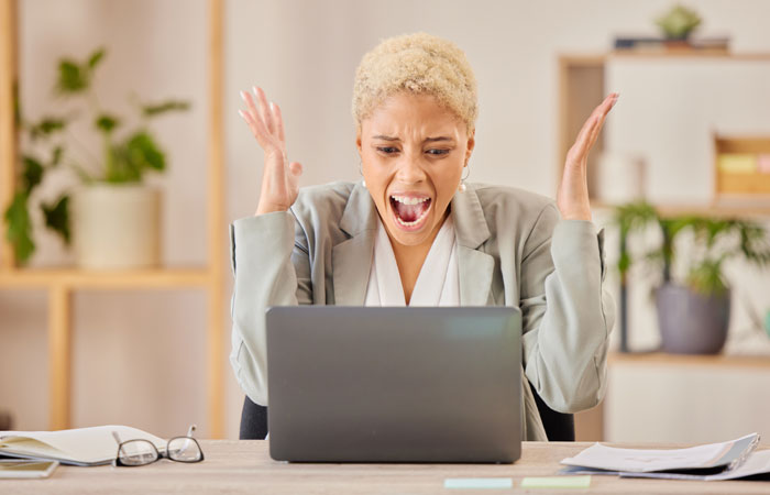 IT Worker Takes Down Buffoon Accountant With Clever Plan, Says "Network's Down" Right Back At Her IT Worker Takes Down Buffoon Accountant With Clever Plan, Says "Network's Down" Right Back At Her