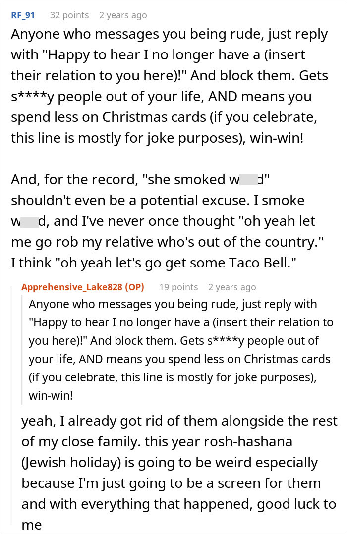 A screenshot of a Reddit comment section, where a man is talking about his aunt asking him money. A screenshot of a Reddit comment section, where a man is talking about his aunt asking him money.