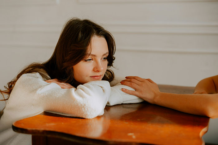 Woman Skips Best Friend's Wedding, Says It's Because She Wanted A Honeymoon, The Real Reason Is Much Worse Woman Skips Best Friend's Wedding, Says It's Because She Wanted A Honeymoon, The Real Reason Is Much Worse