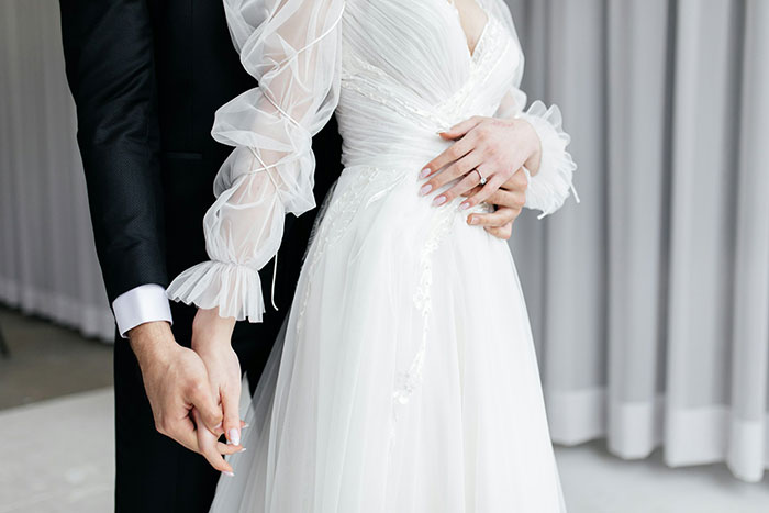 Nobody Spilled Wine On Guest&rsquo;s Dress So Bride Decides To Be The Fashion Police Herself