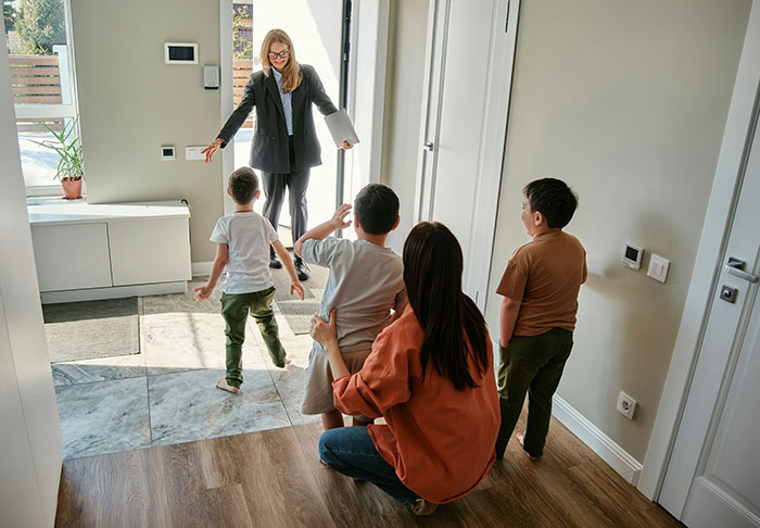 Single Mom Lies To Make Sister Agree To Watch Her Kids, Loses A Free Babysitter When She Actually Needs One Single Mom Lies To Make Sister Agree To Watch Her Kids, Loses A Free Babysitter When She Actually Needs One