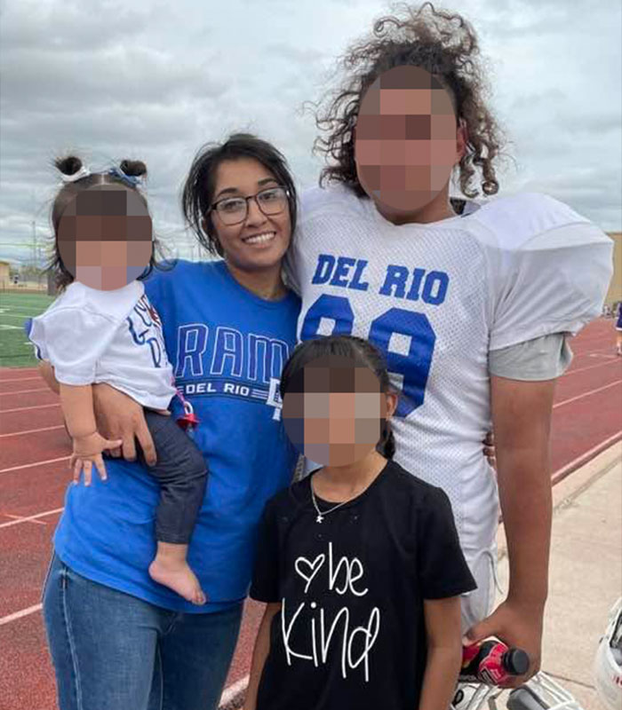 Mom-of-five with her children, main keyword for this image is brutal attack by smiling sisters.