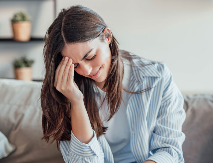 Woman Is Uncomfortable With Boyfriend's Female Best Friend, Finds Out They're Much More Than That Woman Is Uncomfortable With Boyfriend's Female Best Friend, Finds Out They're Much More Than That