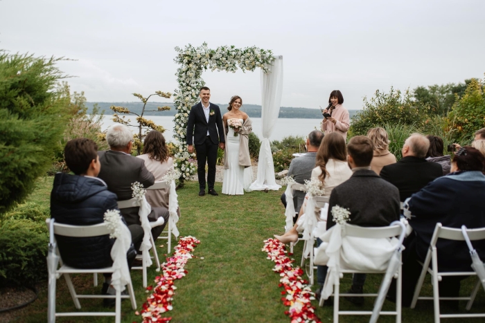 Bride Makes Sister Prove She Never Had Feelings For The Groom If She Wants To Attend Her Wedding Bride Makes Sister Prove She Never Had Feelings For The Groom If She Wants To Attend Her Wedding