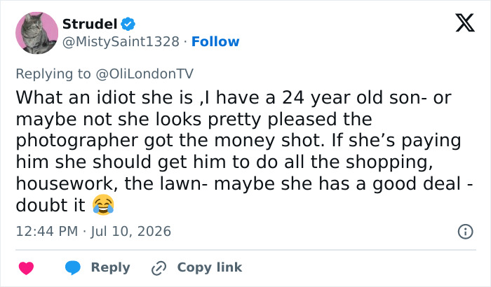 Tweet by Strudel commenting on a star in her 60s and her relationship with a 22-year-old, wondering about the dynamics. Tweet by Strudel commenting on a star in her 60s and her relationship with a 22-year-old, wondering about the dynamics.