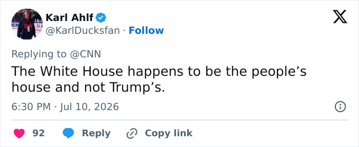 A tweet about Trump disrespecting the White House with his bad habit, emphasizing it is the people's house. A tweet about Trump disrespecting the White House with his bad habit, emphasizing it is the people's house.