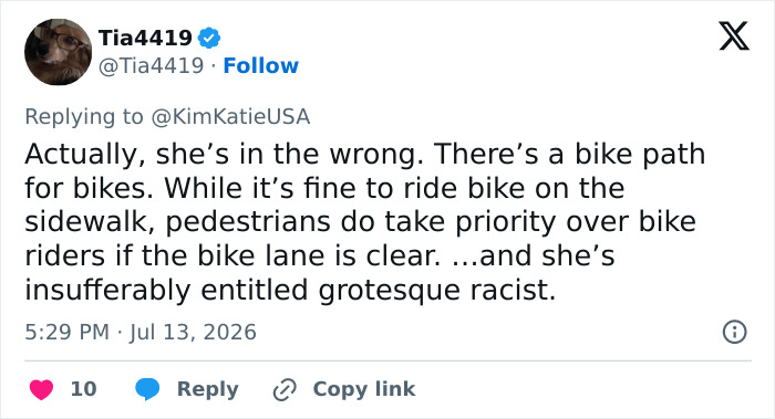 Screenshot of a tweet explaining that a cyclist should use a bike path and pedestrians have priority on sidewalks. Screenshot of a tweet explaining that a cyclist should use a bike path and pedestrians have priority on sidewalks.