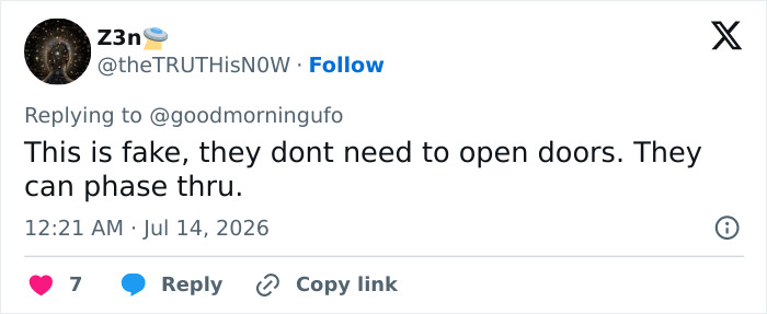 Z3n's tweet highlights an error in James Franco's alien reveal video: aliens do not need to open doors. Z3n's tweet highlights an error in James Franco's alien reveal video: aliens do not need to open doors.