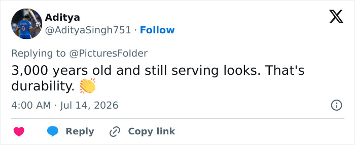 A tweet by Aditya praising the durability of Zendaya's 3000-year-old earrings. A tweet by Aditya praising the durability of Zendaya's 3000-year-old earrings.